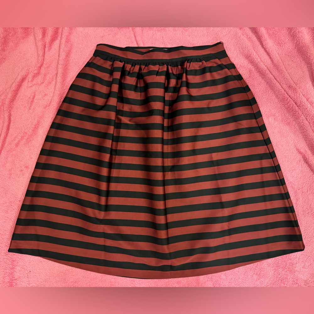 Forever 21 Black and Burgundy Striped A-Line Skirt